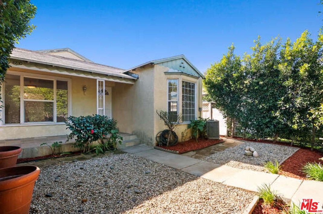 8810 Cadillac Ave, Los Angeles, CA 90034-2002
