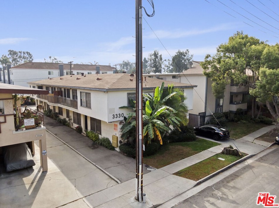 3330 Canfield Ave, Los Angeles, CA 90034-2921