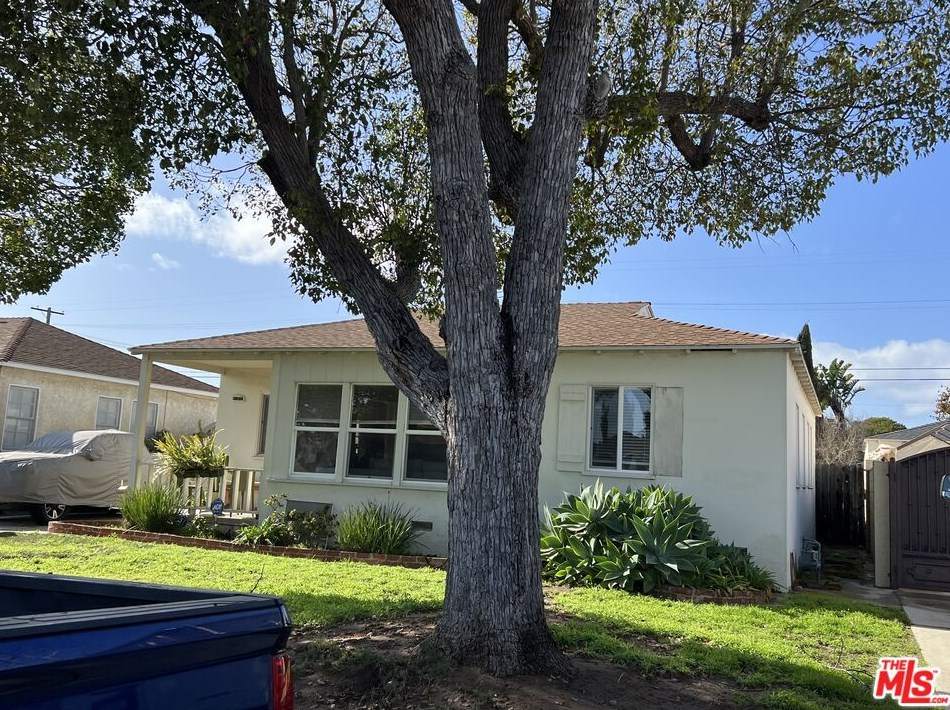 7869 Croydon Ave, Los Angeles, CA 90045