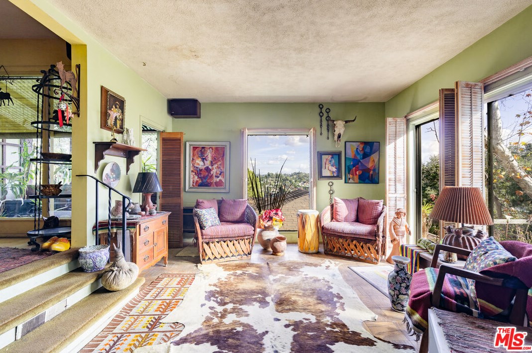 2533 Ridgeview Ave, Los Angeles, CA 90041-2935