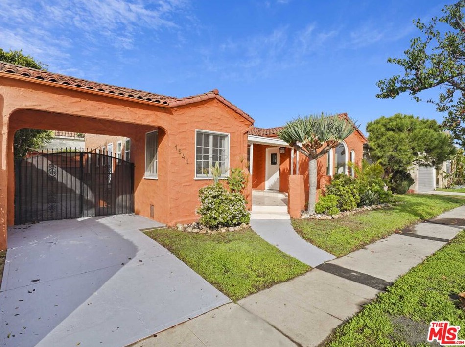 1541 Curson Ave, Los Angeles, CA 90019-3807