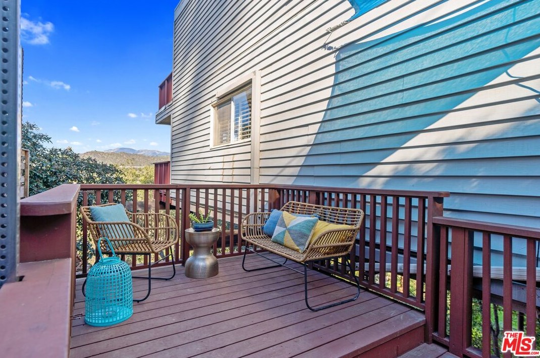 1411 Wildwood Dr, Los Angeles CA  90041-3130 exterior