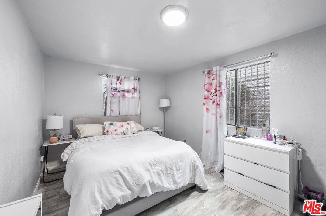 115 87th St, Los Angeles CA 90003-3461 exterior