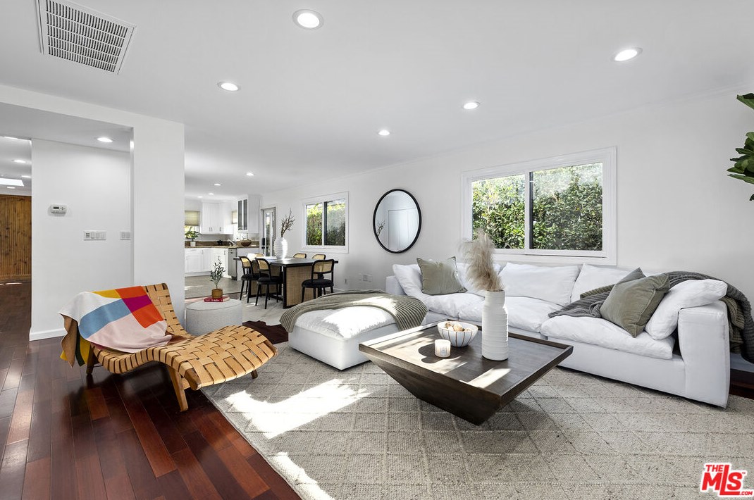 2817 Burkshire Ave, Los Angeles, CA 90064-3515