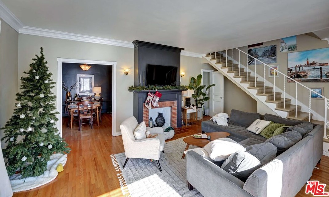 1852 Edgemont St, Los Angeles, CA 90027-4104