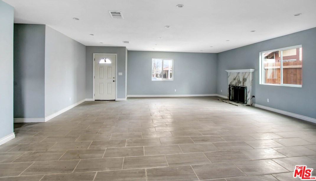 44027 Andale Ave, Lancaster, CA 93535