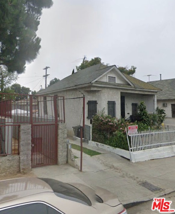 1038 53rd St, Los Angeles, CA 90011-4626