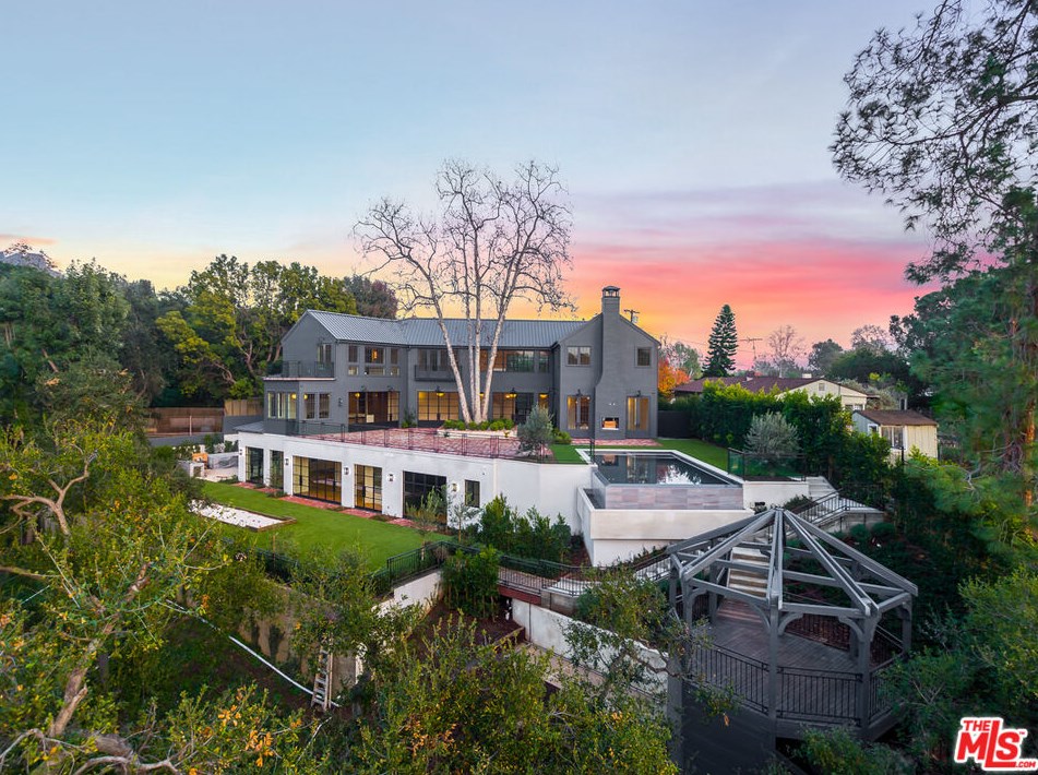 665 Walther Way, Los Angeles CA  90049-2314 exterior