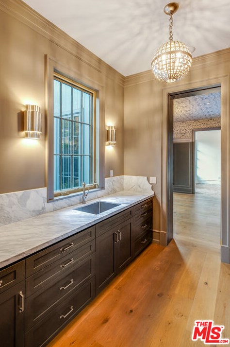 665 Walther Way, Los Angeles CA  90049-2314 exterior