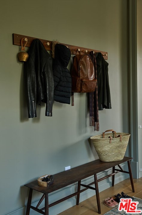 665 Walther Way, Los Angeles CA  90049-2314 exterior