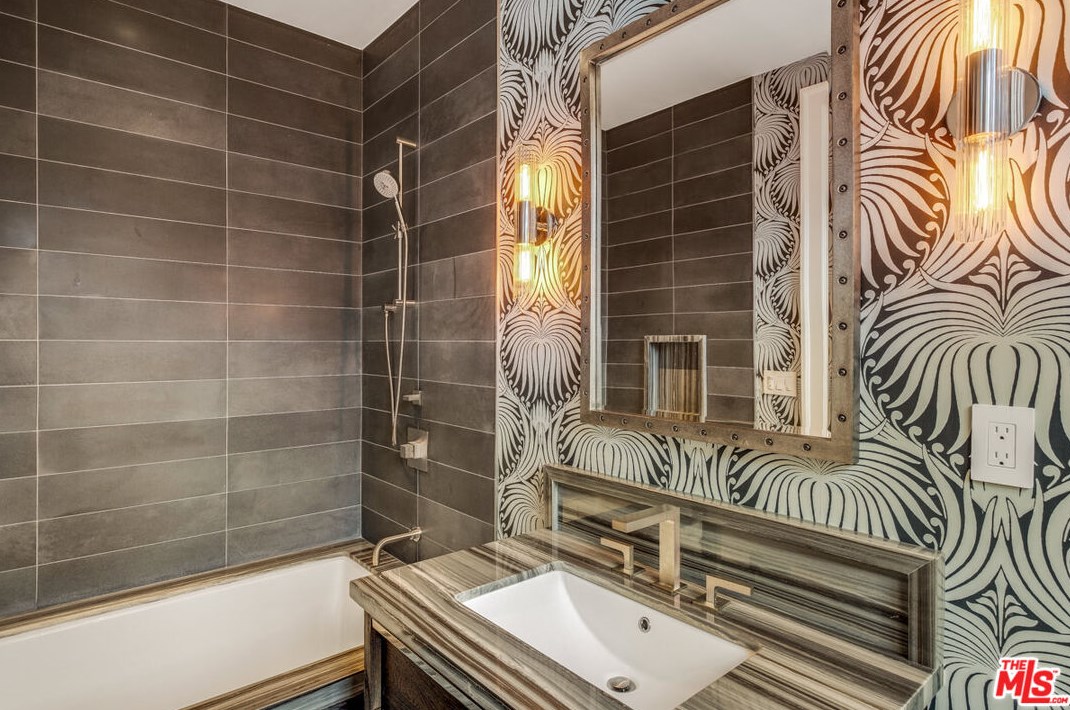 665 Walther Way, Los Angeles CA  90049-2314 exterior