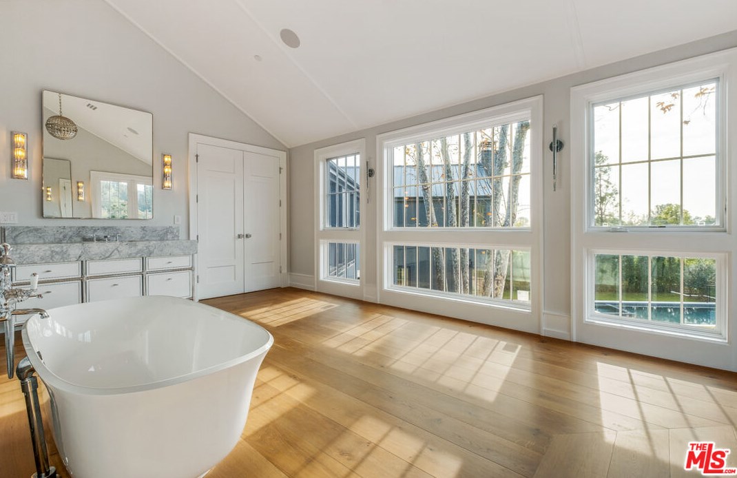 665 Walther Way, Los Angeles CA  90049-2314 exterior