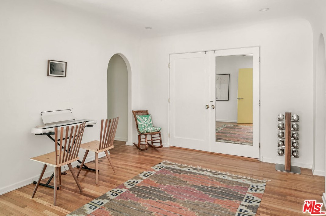 8754 Arlene Ter, Los Angeles CA  90046-1434 exterior