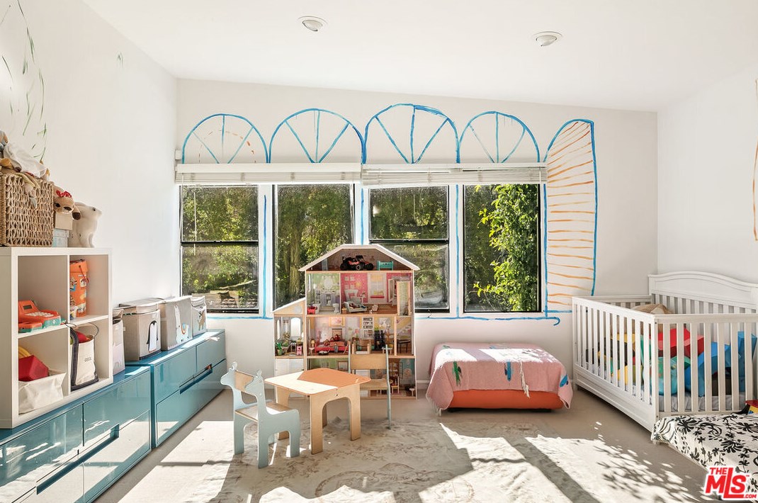 8754 Arlene Ter, Los Angeles CA  90046-1434 exterior