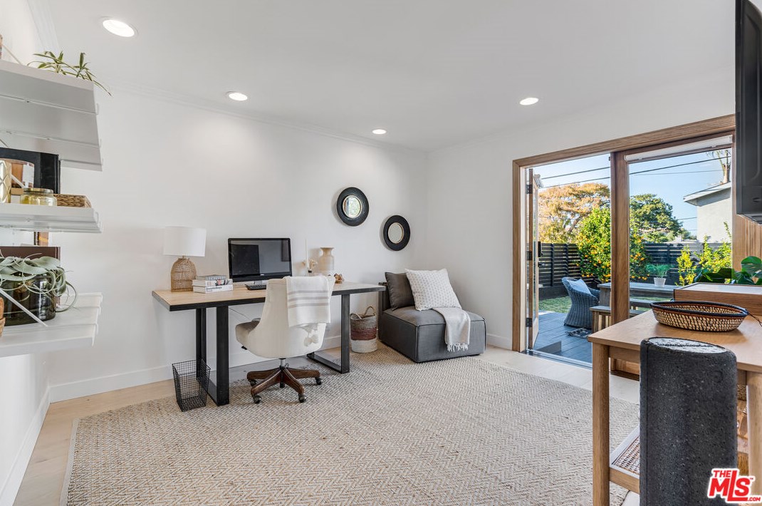 7371 82nd St, Los Angeles CA  90045-2418 exterior