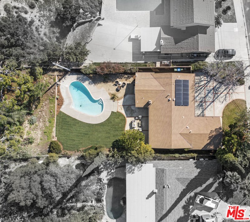 12272 Woodley Ave, San Fernando CA  91344-2847 exterior