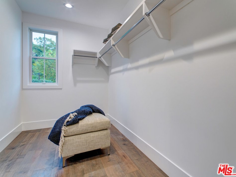 825 Norman Pl, Los Angeles CA  90049-1532 exterior