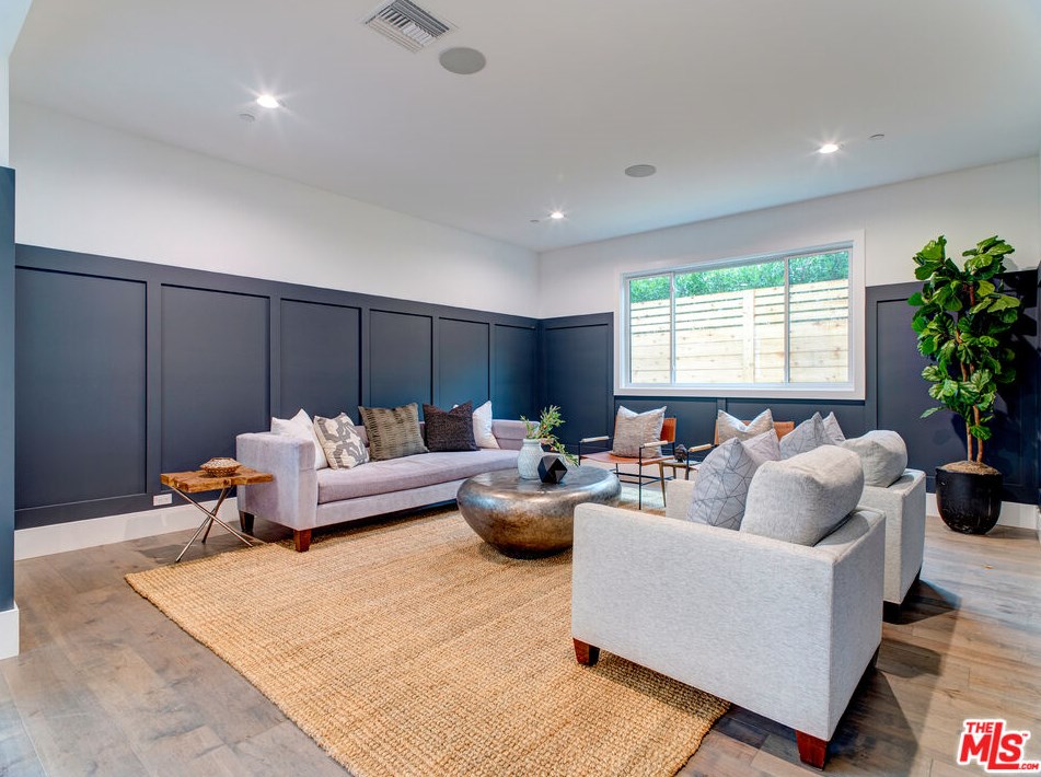 825 Norman Pl, Los Angeles CA  90049-1532 exterior