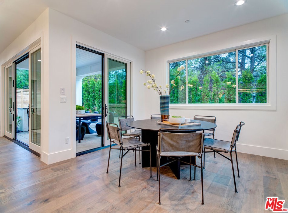 825 Norman Pl, Los Angeles CA  90049-1532 exterior