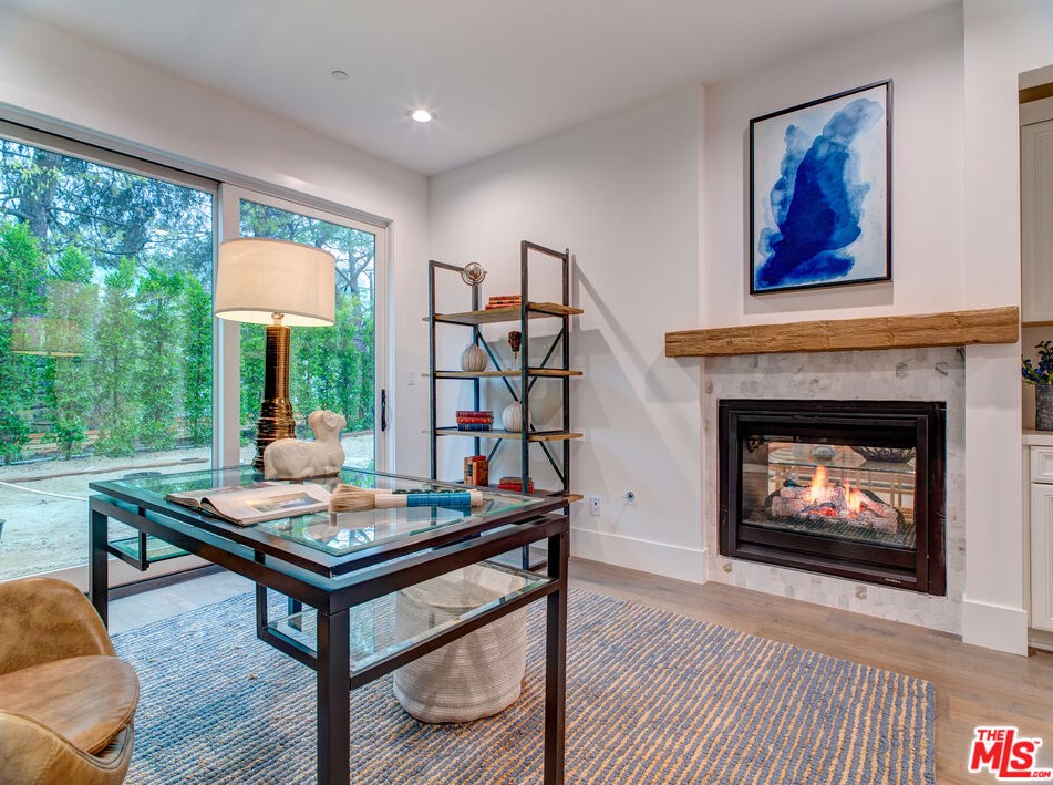 825 Norman Pl, Los Angeles CA  90049-1532 exterior