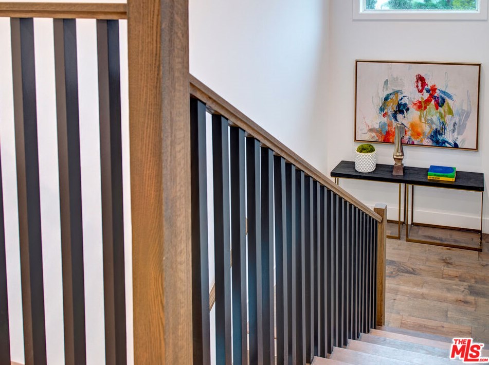 825 Norman Pl, Los Angeles CA  90049-1532 exterior