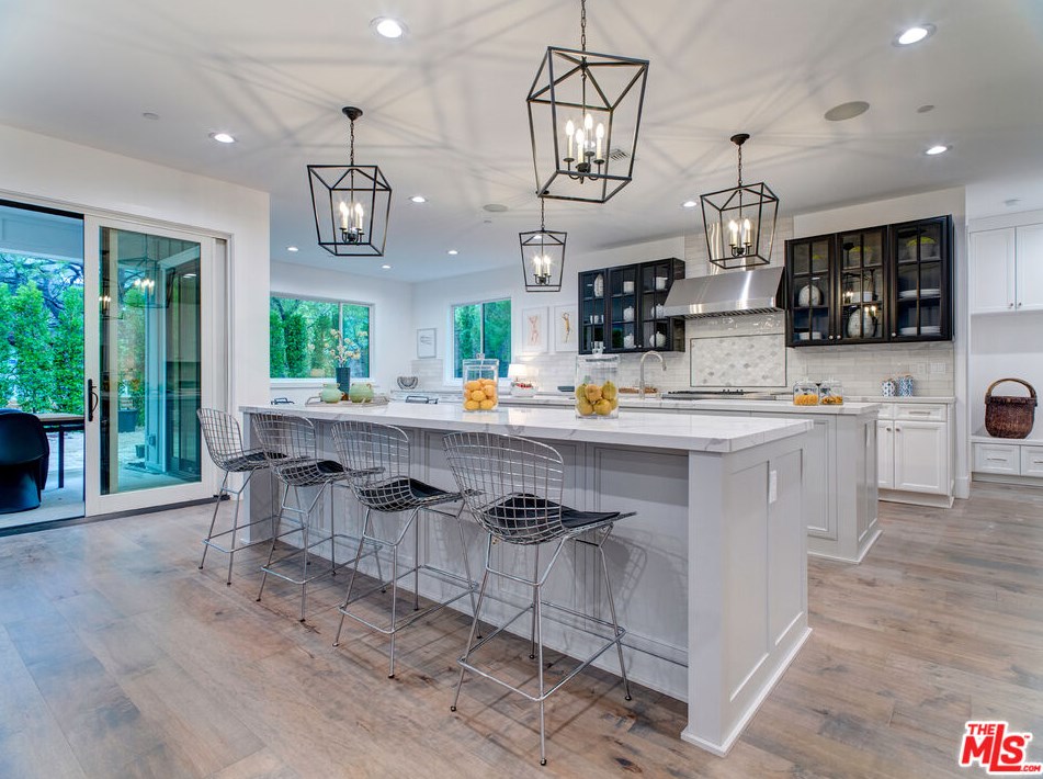 825 Norman Pl, Los Angeles CA  90049-1532 exterior