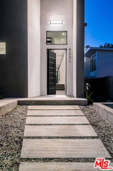 6231 Pine Crest Dr, Los Angeles, CA 90042-4347