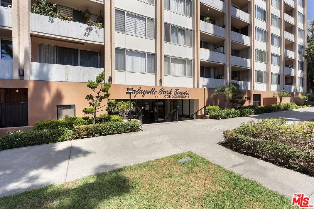 421 La Fayette Park Pl, Los Angeles CA  90026-4719 exterior