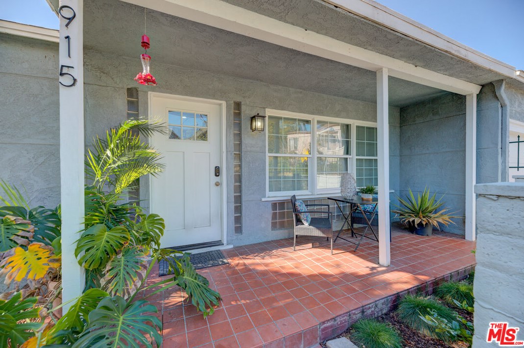 1915 Seigneur Ave, Los Angeles, CA 90032-4026