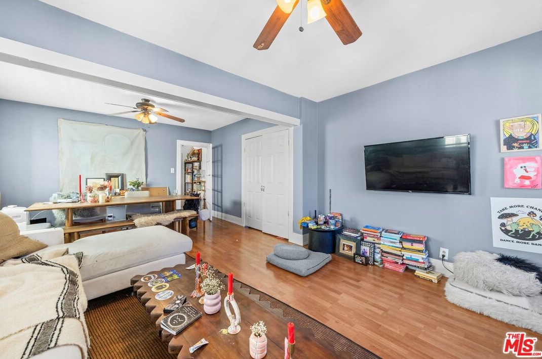 1556 Morton Ave, Los Angeles CA  90026-2676 exterior