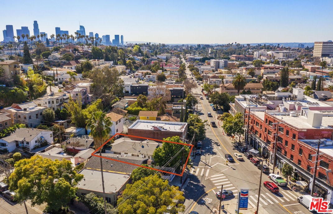 1556 Morton Ave, Los Angeles CA  90026-2676 exterior