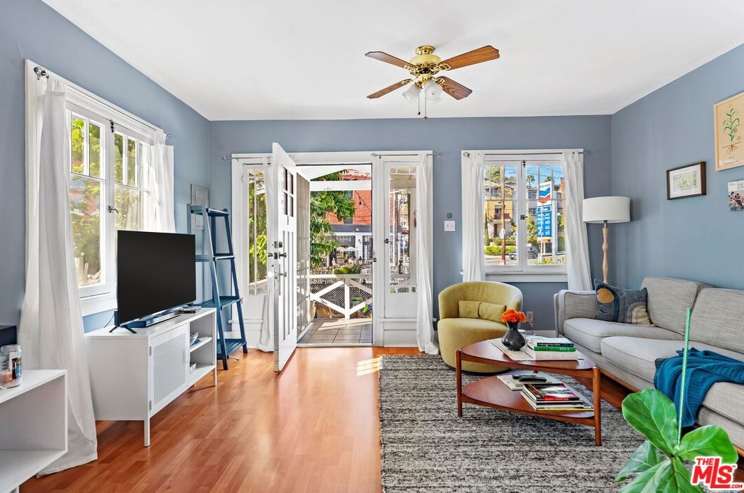 1556 Morton Ave, Los Angeles CA  90026-2676 exterior