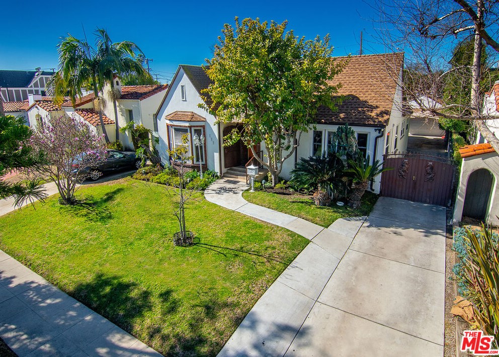123 Edinburgh Ave, Los Angeles, CA 90048-3605