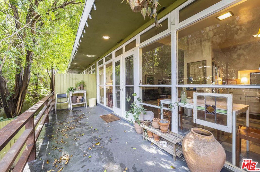 1864 Talmadge St, Los Angeles CA  90027-4542 exterior