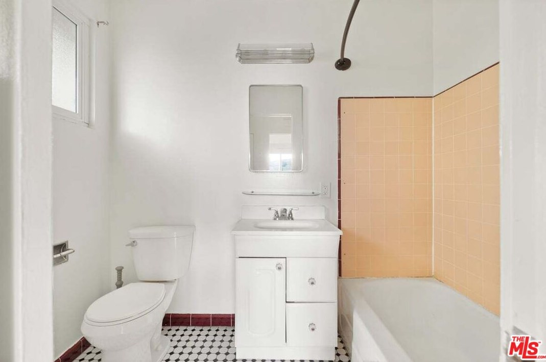 1864 Talmadge St, Los Angeles CA  90027-4542 exterior
