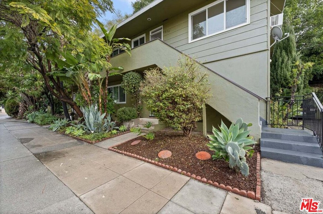 1864 Talmadge St, Los Angeles, CA 90027-4542