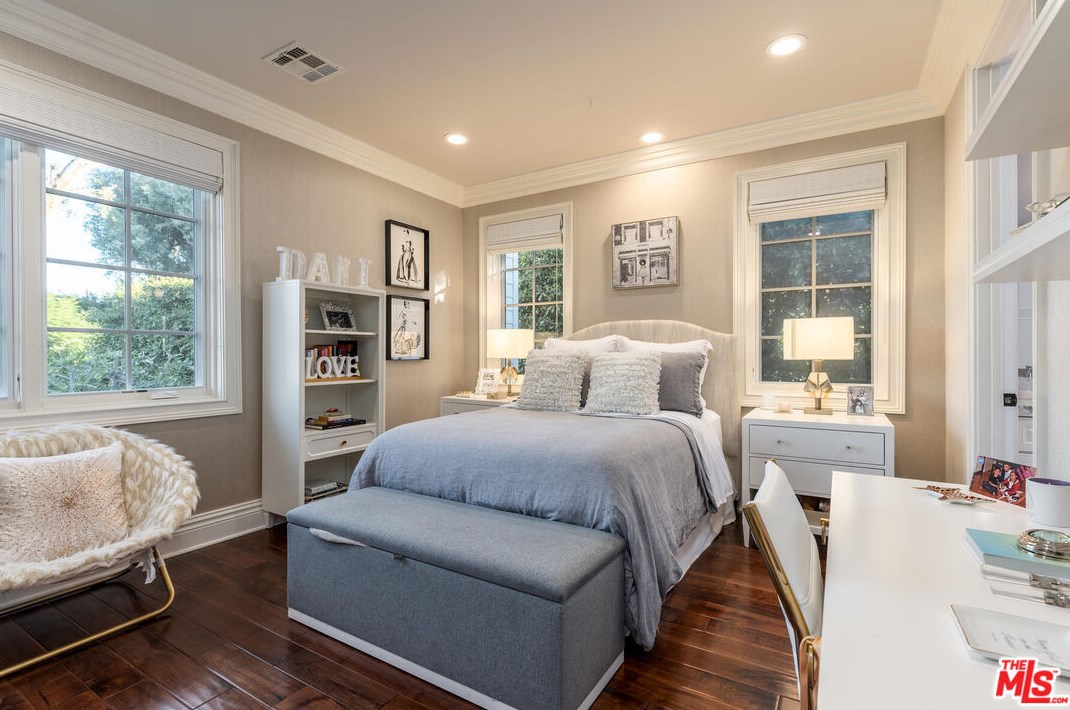 2921 Haddington Dr, Los Angeles CA  90064-4416 exterior