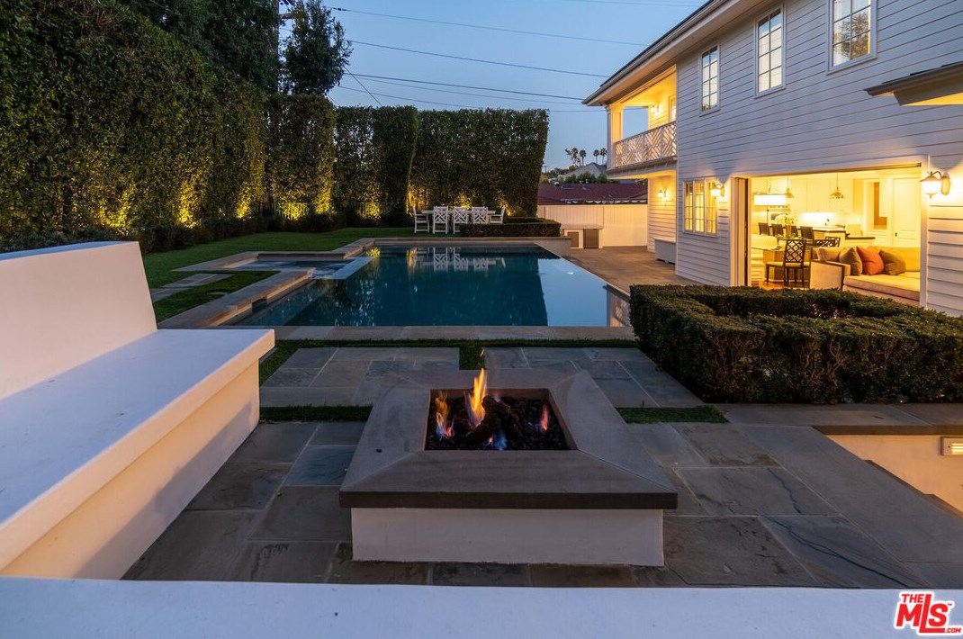 2921 Haddington Dr, Los Angeles CA  90064-4416 exterior