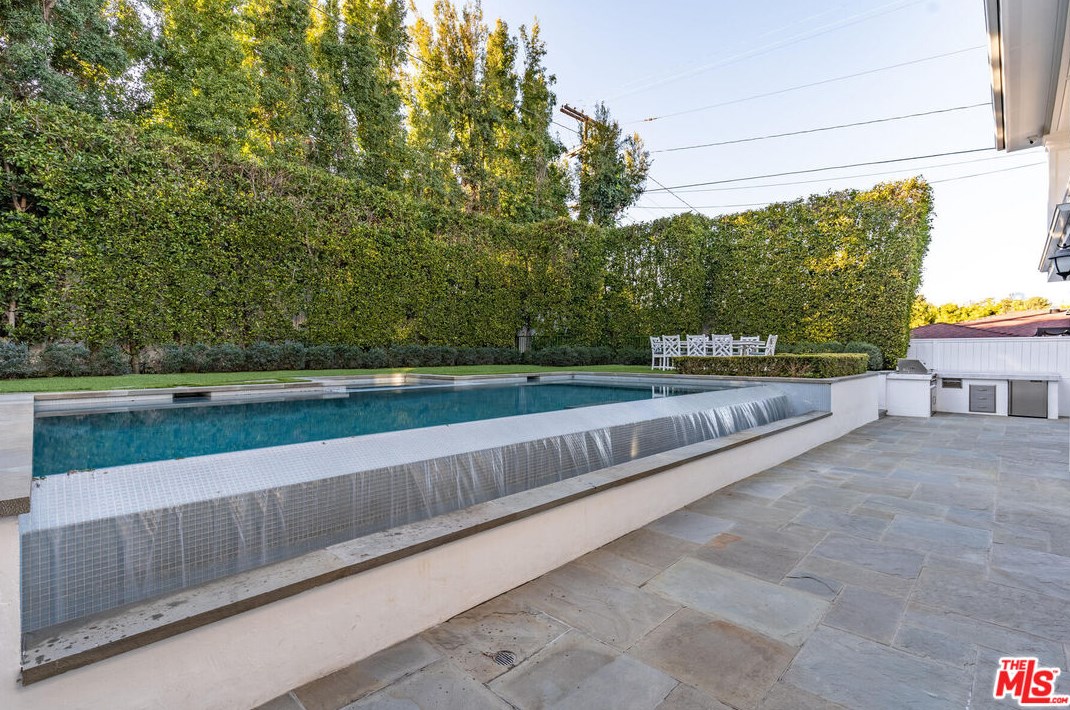 2921 Haddington Dr, Los Angeles CA  90064-4416 exterior