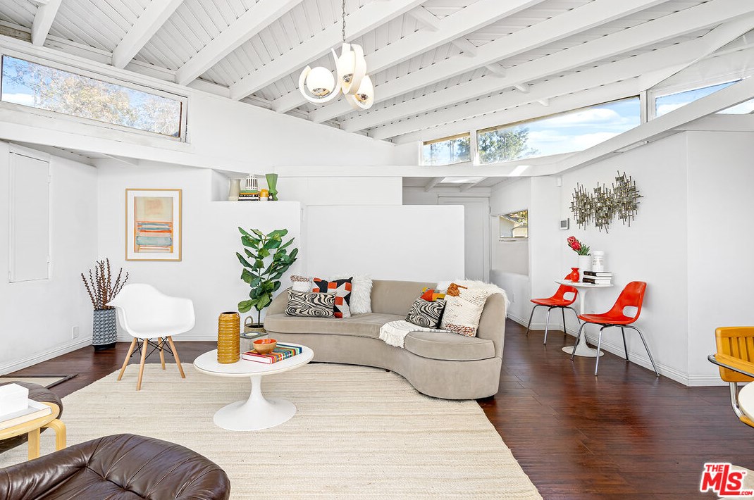 2083 Hanscom Dr, South Pasadena, CA 91030