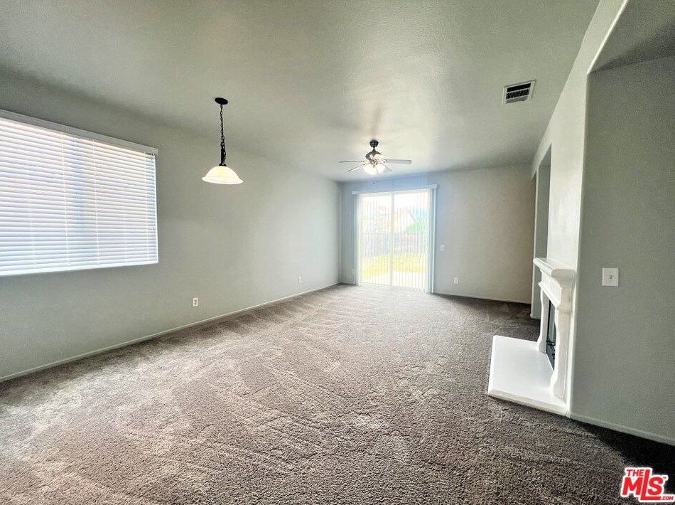 586 Miracle Dr, San Jacinto, CA 92583