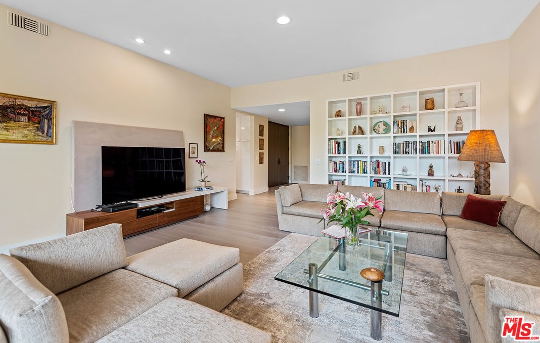 2293 Century Hl, Los Angeles, CA 90067-3542
