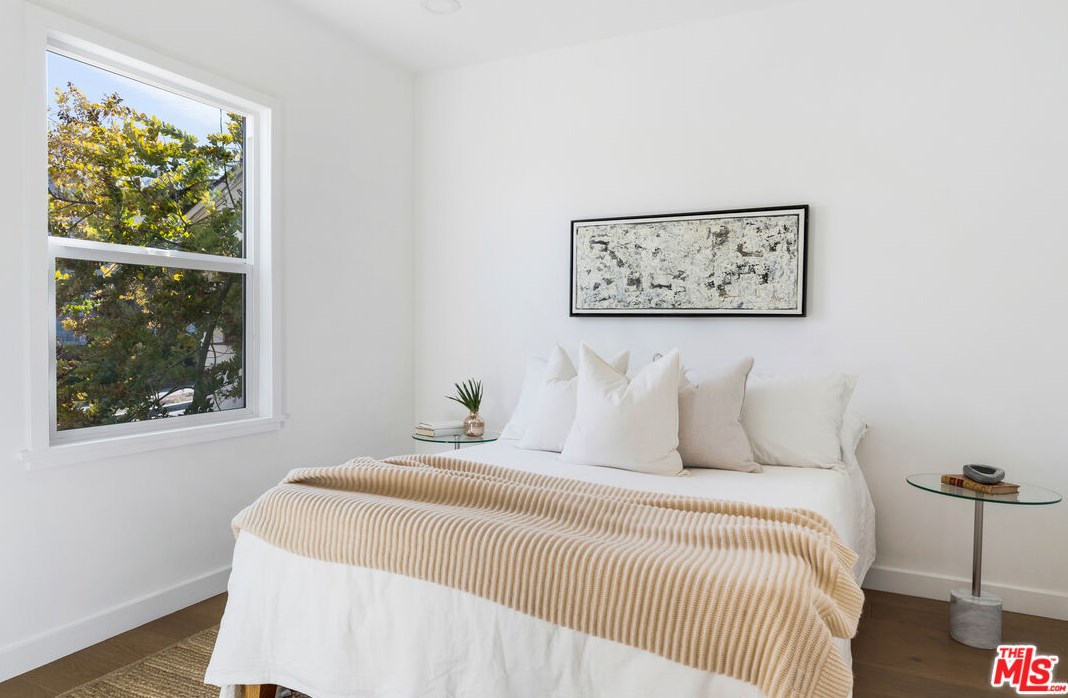 3663 Homeland Dr, Los Angeles CA  90008-4937 exterior