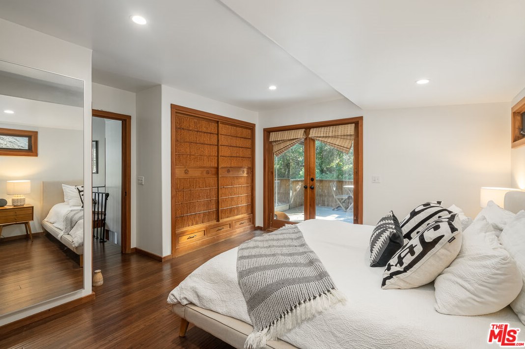 2459 Laurel Pass, Los Angeles CA  90046-1401 exterior