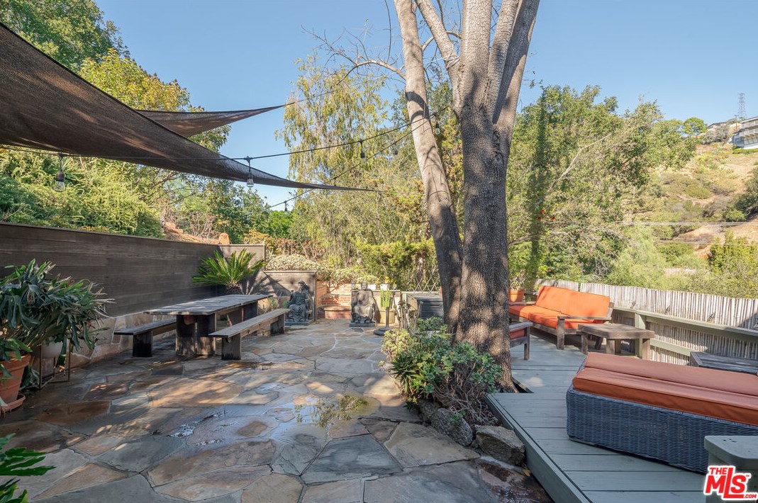 2459 Laurel Pass, Los Angeles CA  90046-1401 exterior