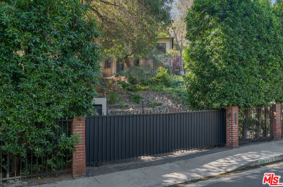 2459 Laurel Pass, Los Angeles CA  90046-1401 exterior