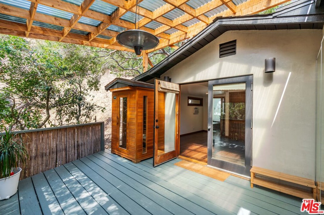 2459 Laurel Pass, Los Angeles CA  90046-1401 exterior