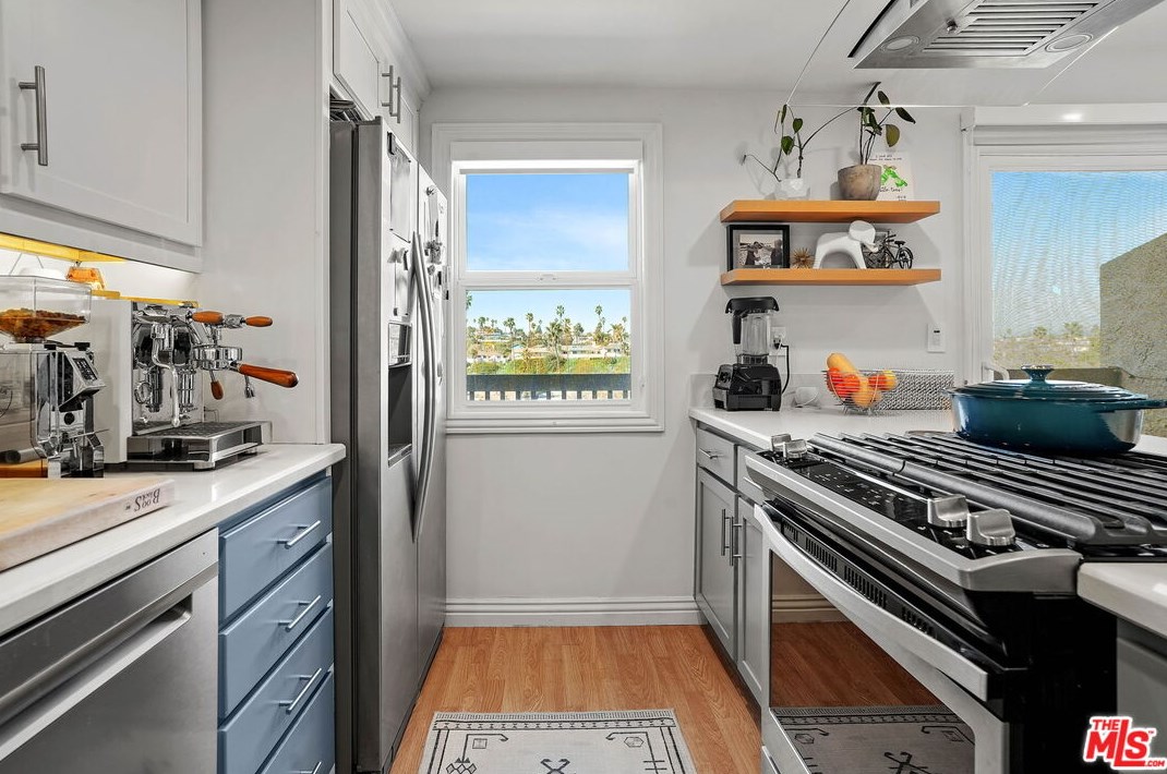 609 Meyer Ln #11, Redondo Beach, CA 90278