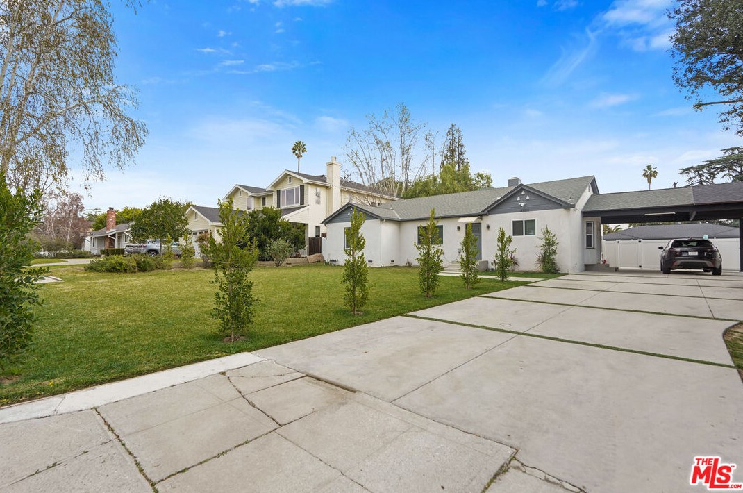 4522 Stern Ave, Van Nuys, CA 91423