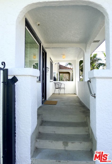 630 Nectarine St, Inglewood, CA 90301